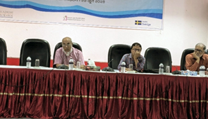 Investigative health reporting workshop with Bangladesh Health Reporters' forum