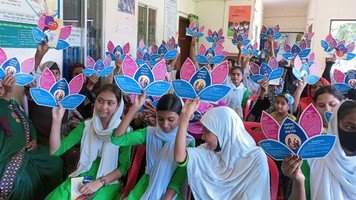 SRHR Campaign in School_03